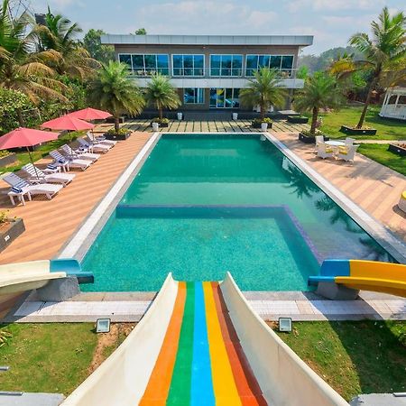 Saffronstays Palm Paradise, Kalyan Khadavli - Swimming Pool With Water Slides, Gazebo And Indoor Games Padghe Eksteriør billede