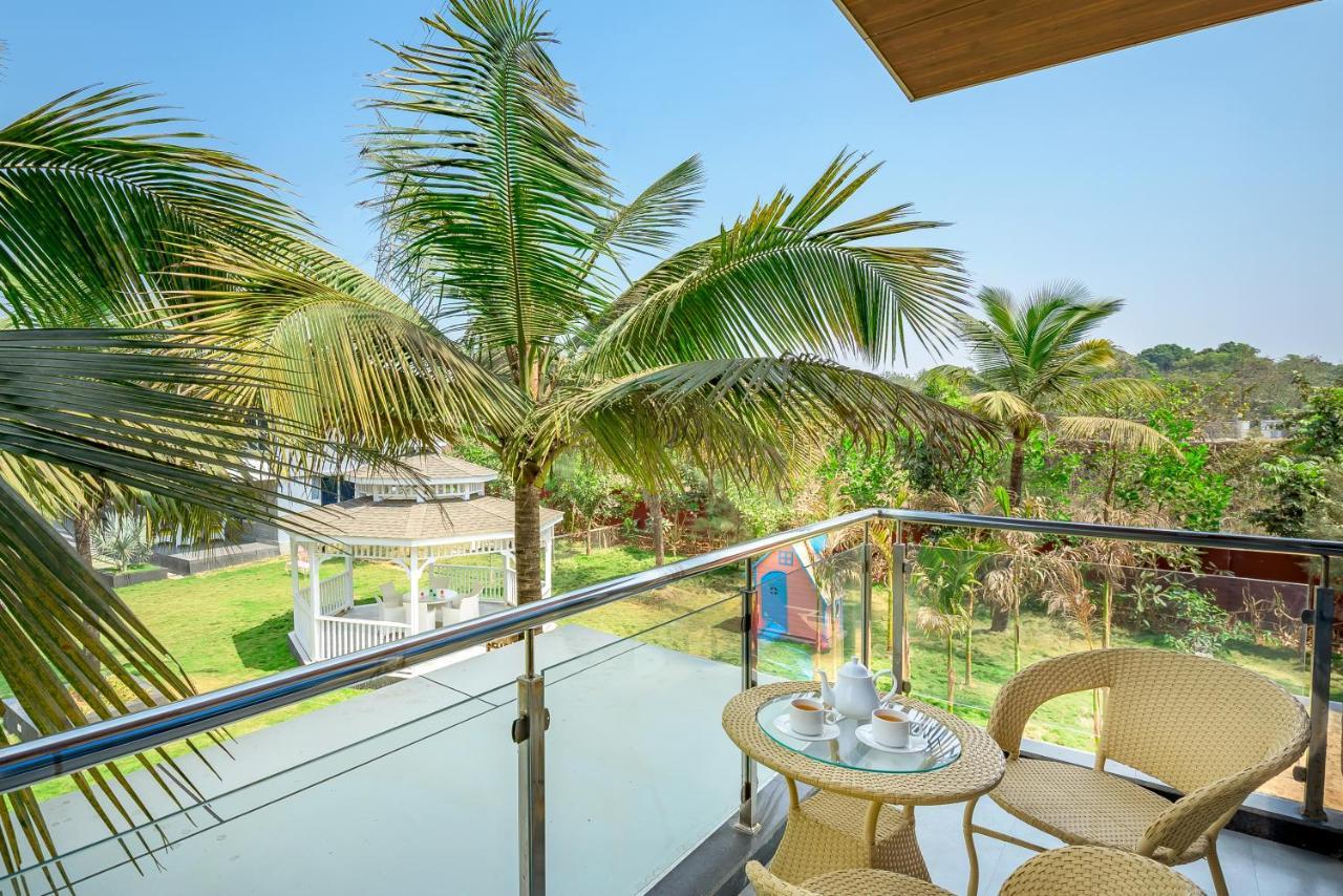 Saffronstays Palm Paradise, Kalyan Khadavli - Swimming Pool With Water Slides, Gazebo And Indoor Games Padghe Eksteriør billede