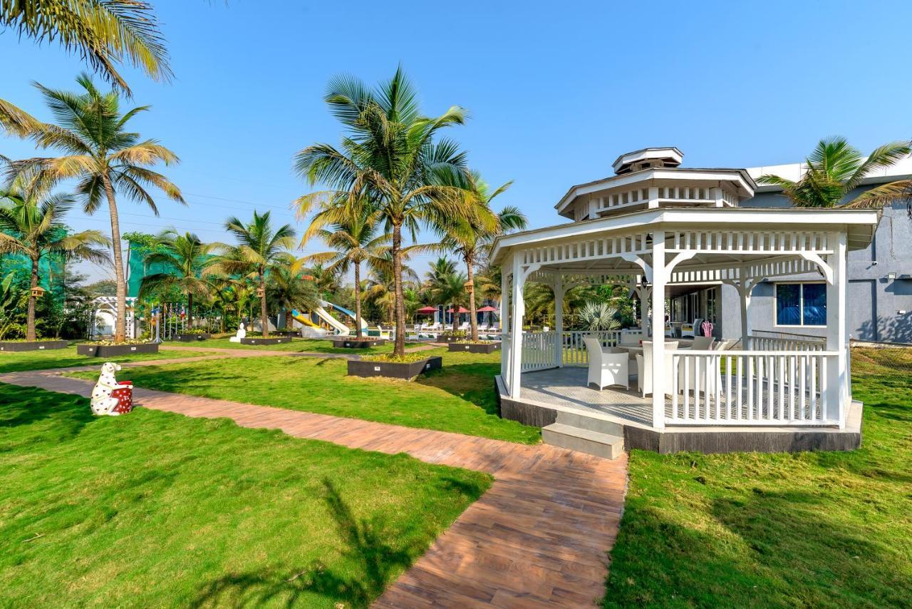 Saffronstays Palm Paradise, Kalyan Khadavli - Swimming Pool With Water Slides, Gazebo And Indoor Games Padghe Eksteriør billede