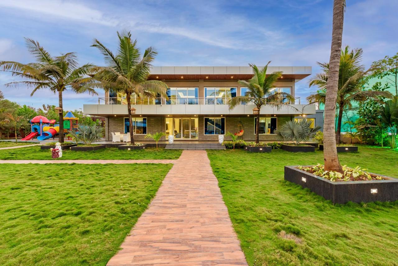 Saffronstays Palm Paradise, Kalyan Khadavli - Swimming Pool With Water Slides, Gazebo And Indoor Games Padghe Eksteriør billede